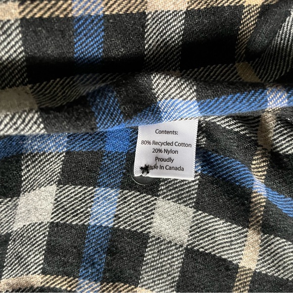 ANIAN Women's Blue and Black Plaid Shirt - Picture 5 of 5